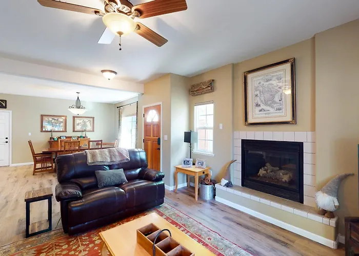 Northshore Lakeview Getaway